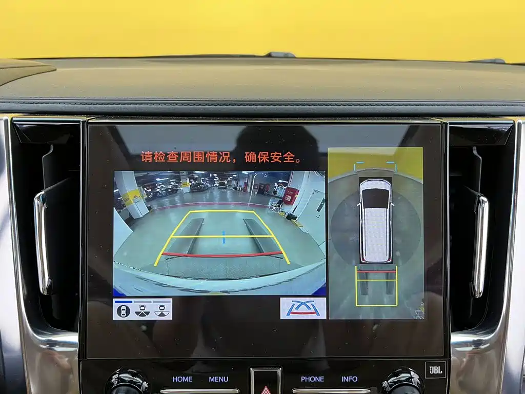 Toyota Alphard — фото 45