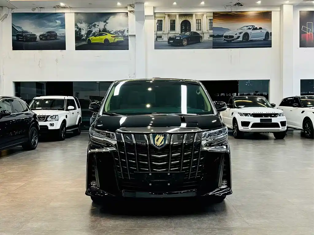 Toyota Alphard — фото 2