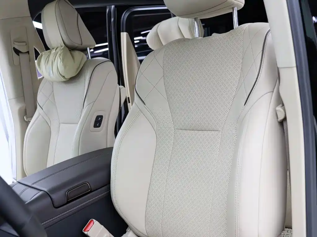 Toyota Alphard — фото 3