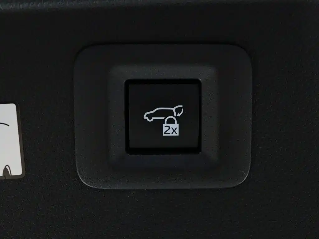 Toyota Alphard — фото 10