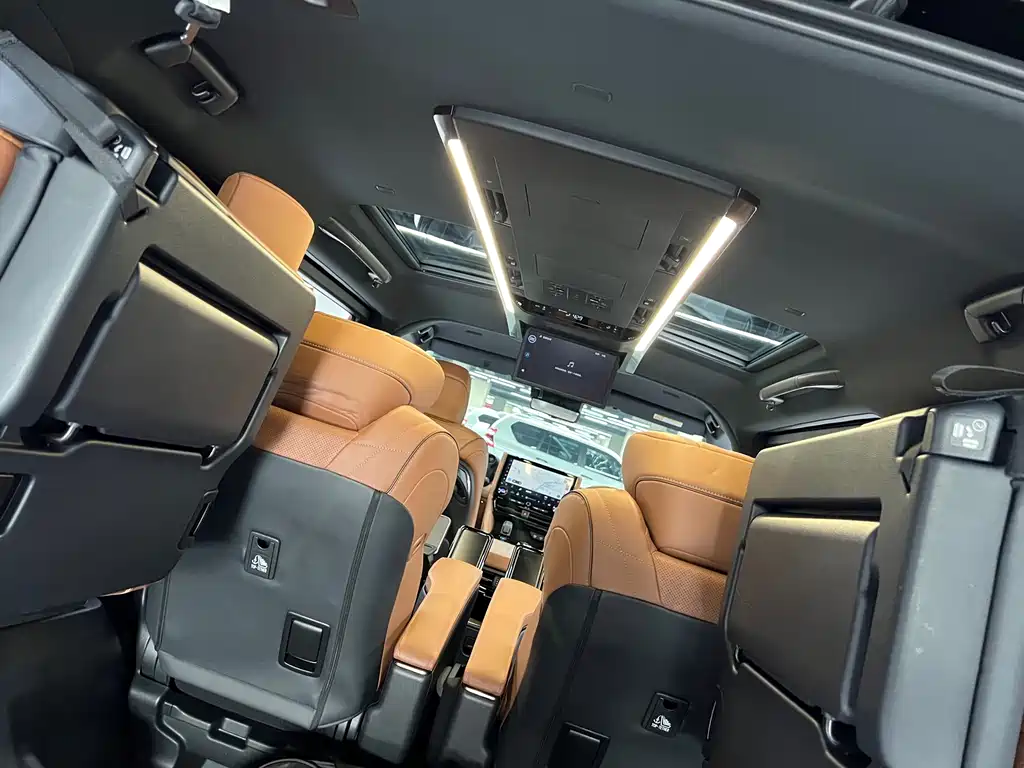 Toyota Alphard — фото 9