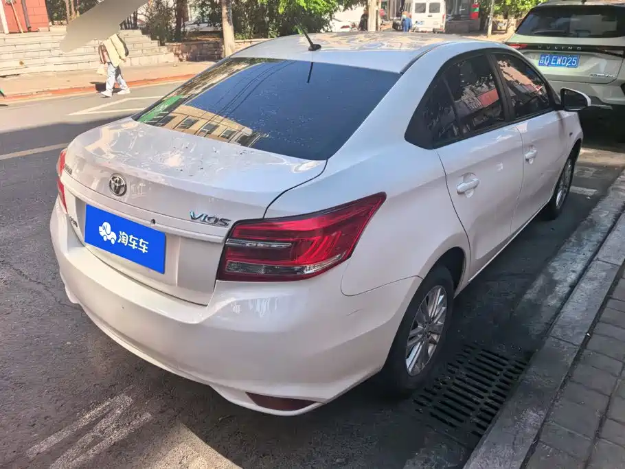 Toyota Vios — фото 3