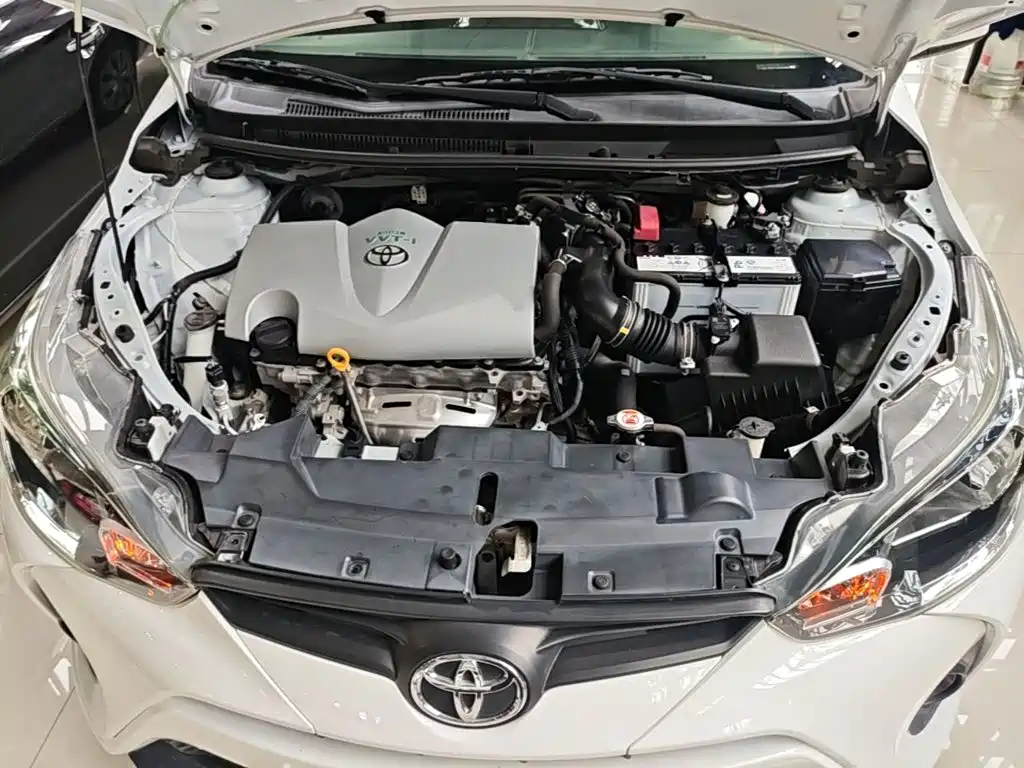 Toyota Yaris L — фото 20