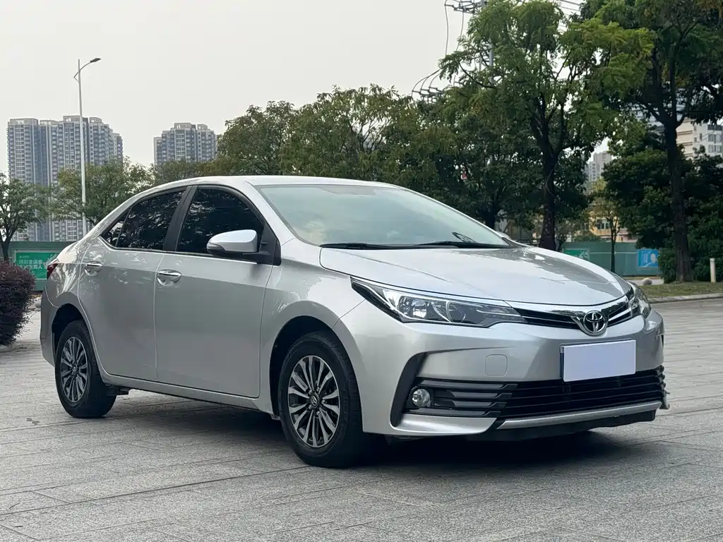 Toyota Corolla — фото 3