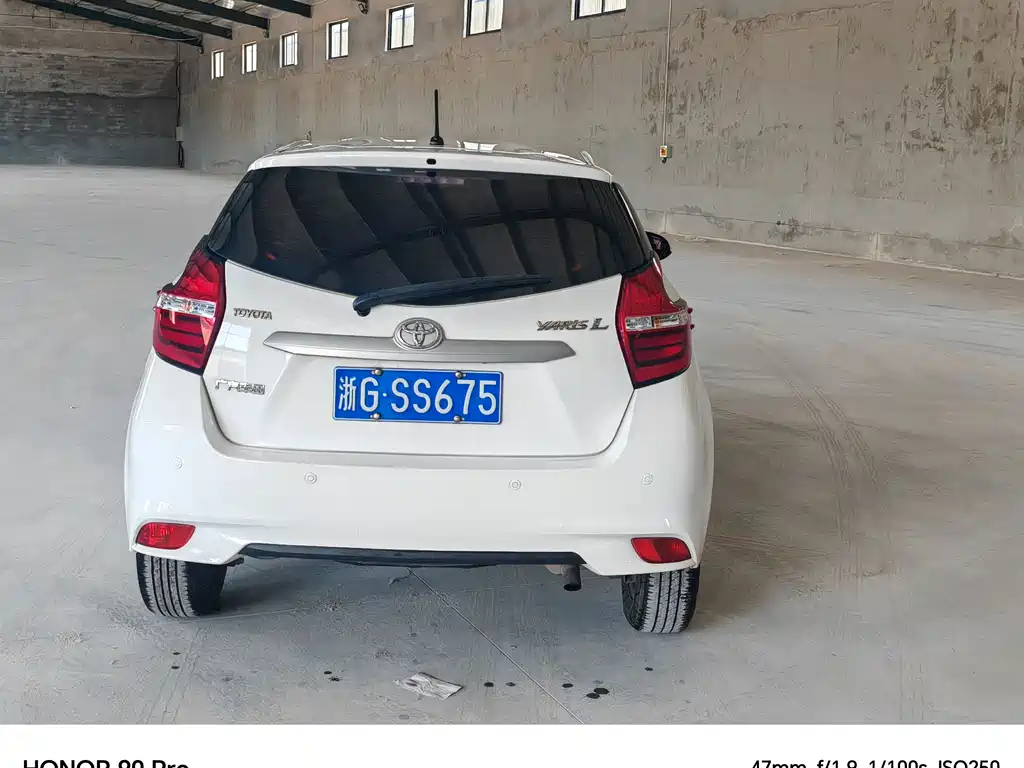 Toyota Yaris L — фото 9
