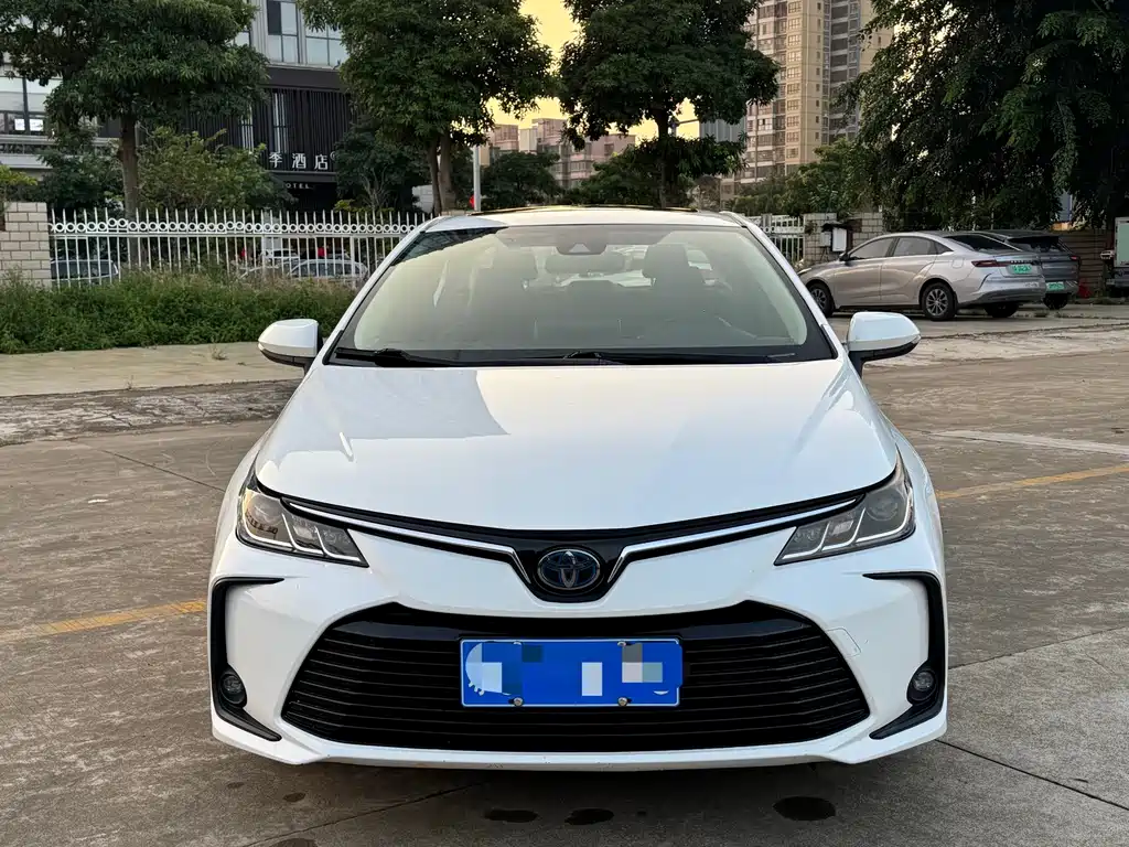 Toyota Corolla — фото 2