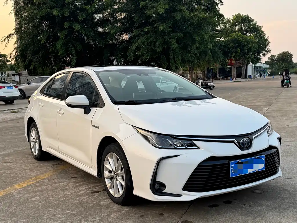 Toyota Corolla — фото 3