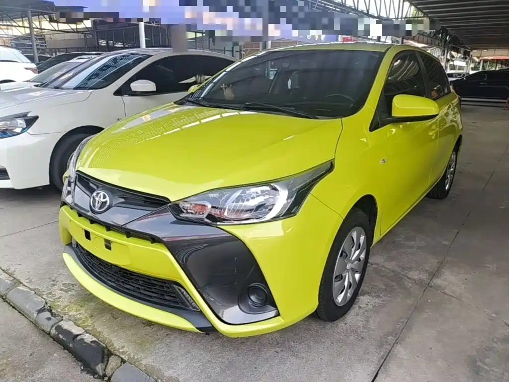 Toyota Yaris L — фото 2