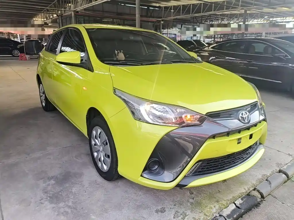 Toyota Yaris L — фото 4