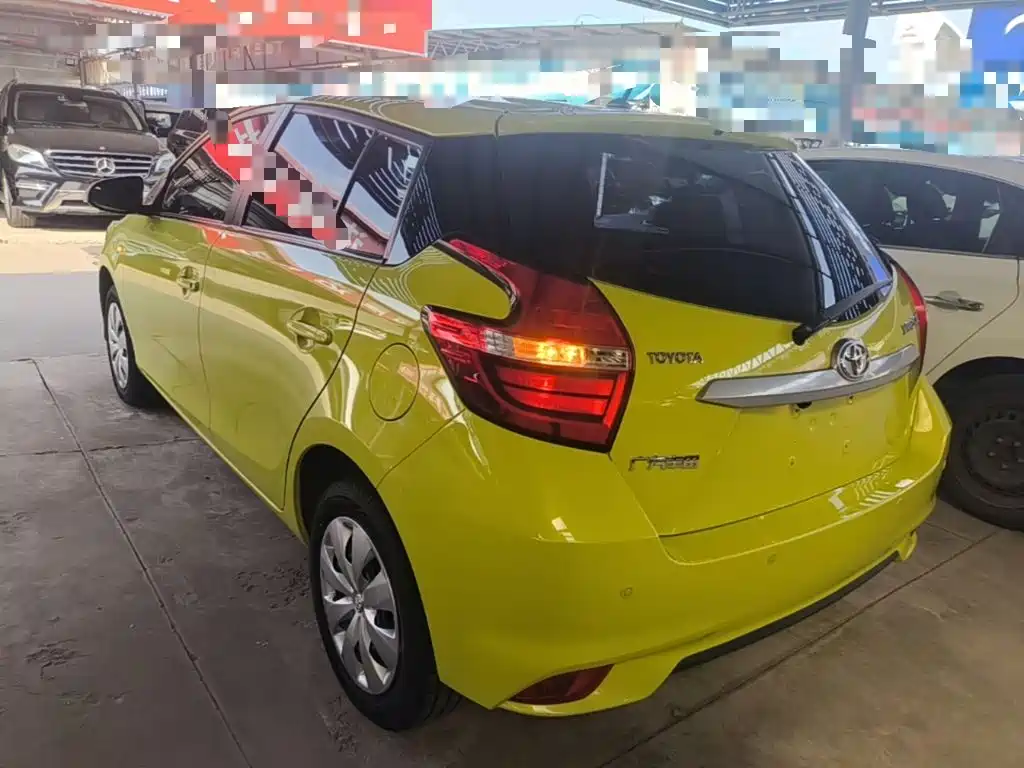 Toyota Yaris L — фото 5