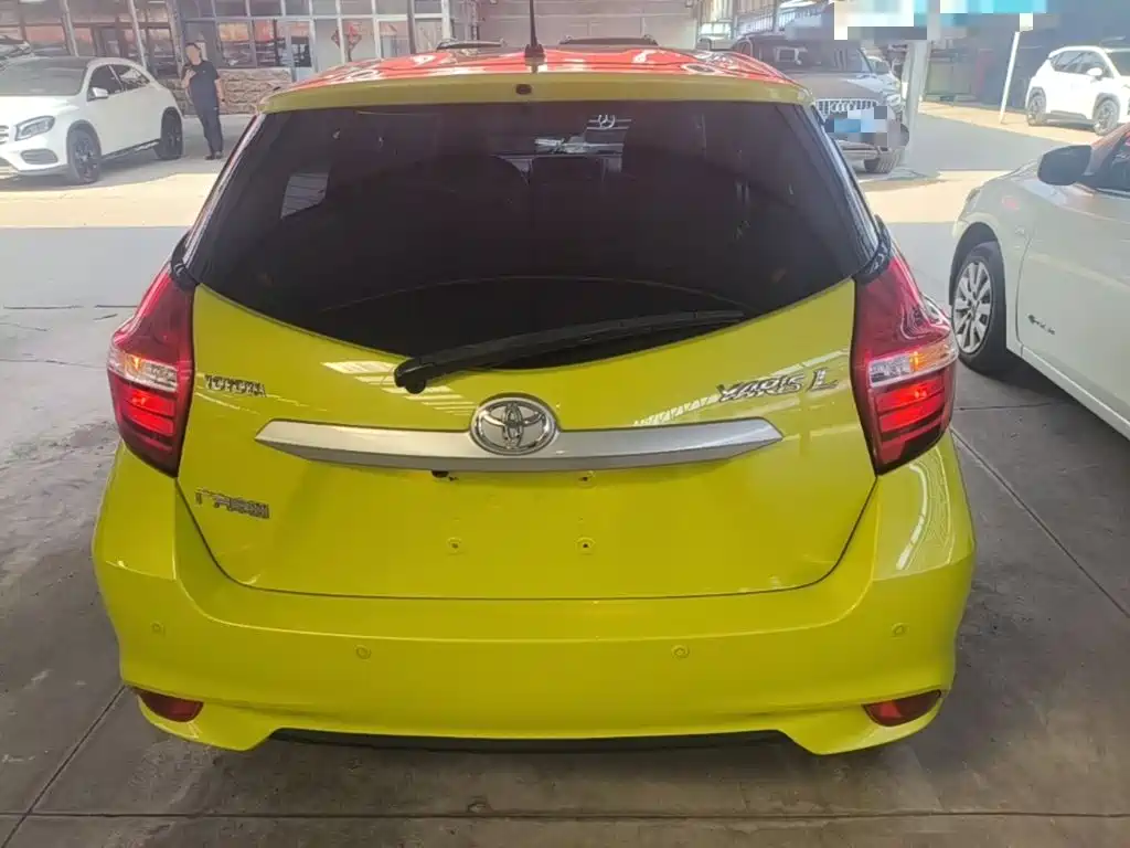 Toyota Yaris L — фото 6