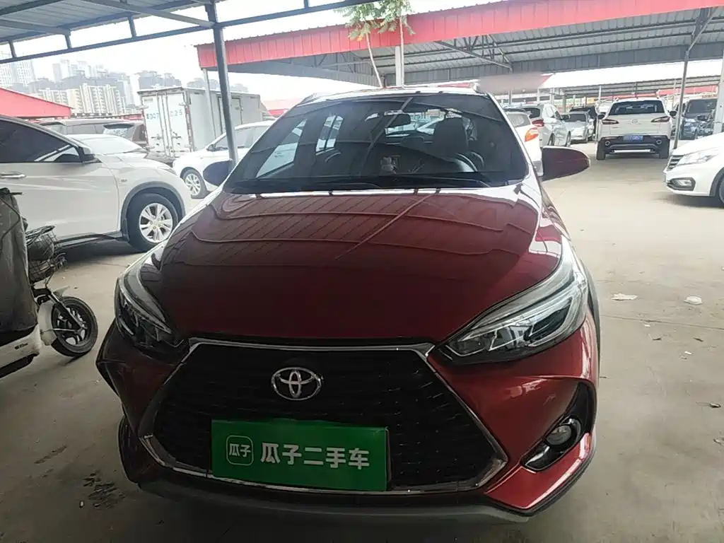 Toyota Yaris L — фото 3