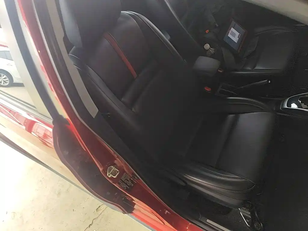Toyota Yaris L — фото 25
