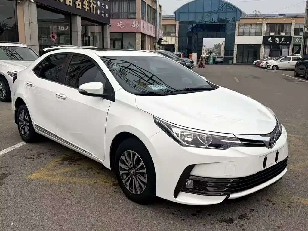 Toyota Corolla — фото 3