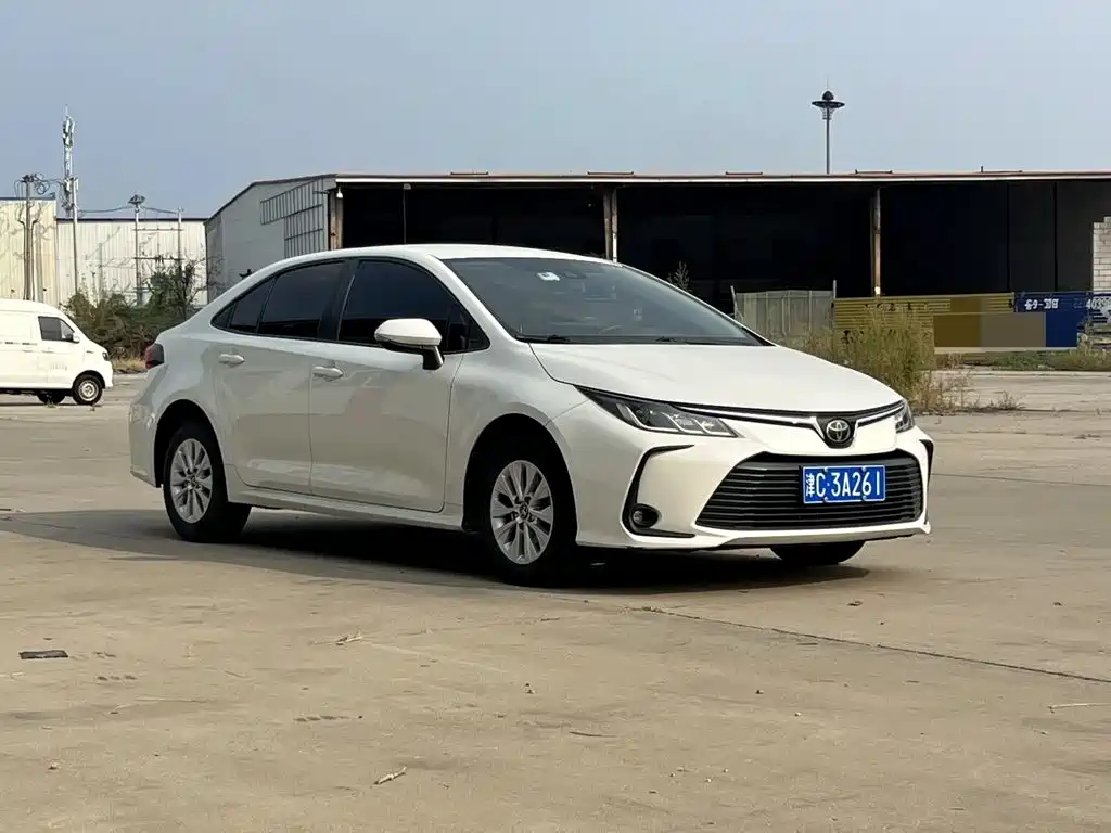 Toyota Corolla — фото 3