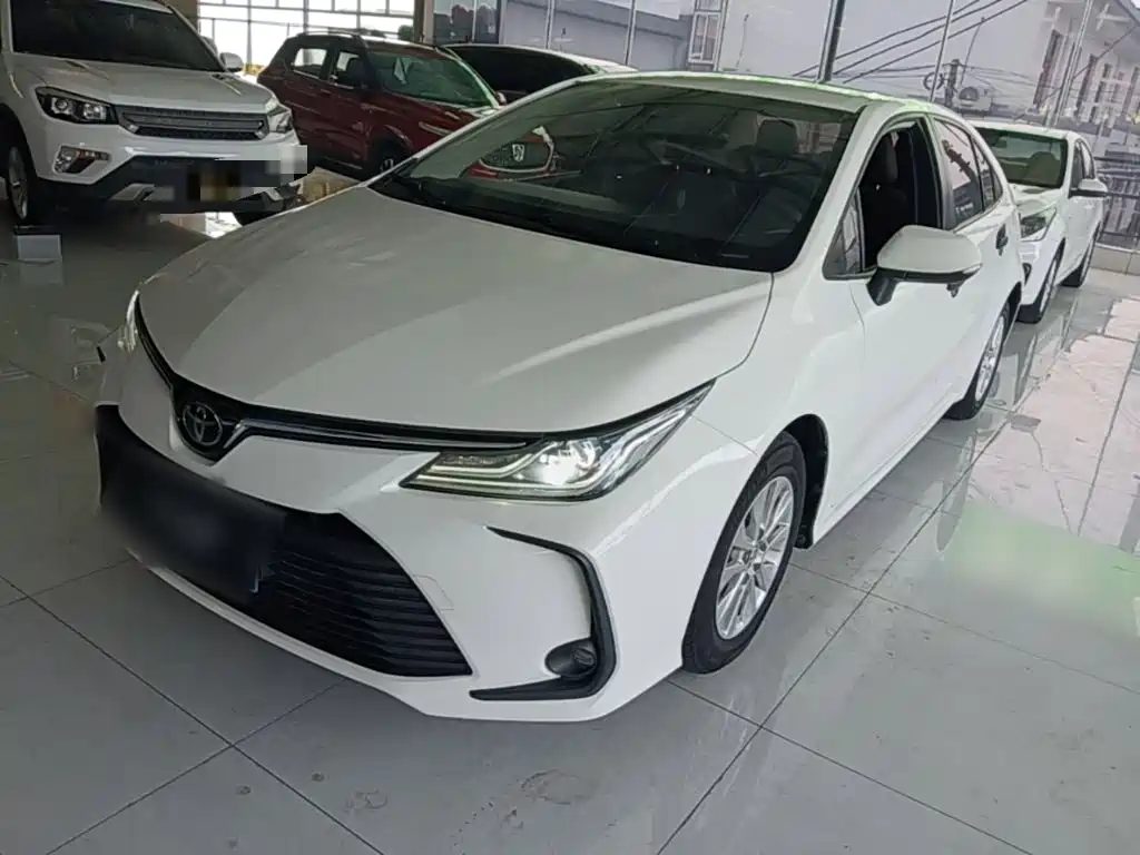 Toyota Corolla — фото 2