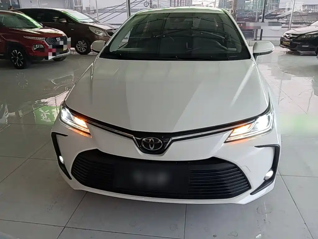 Toyota Corolla — фото 3
