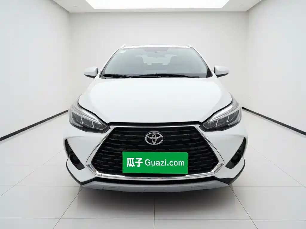 Toyota Yaris L — фото 2