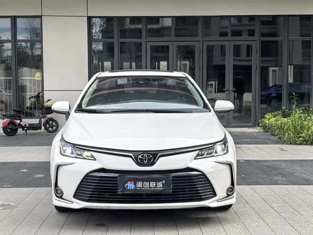 Toyota Corolla — фото 2