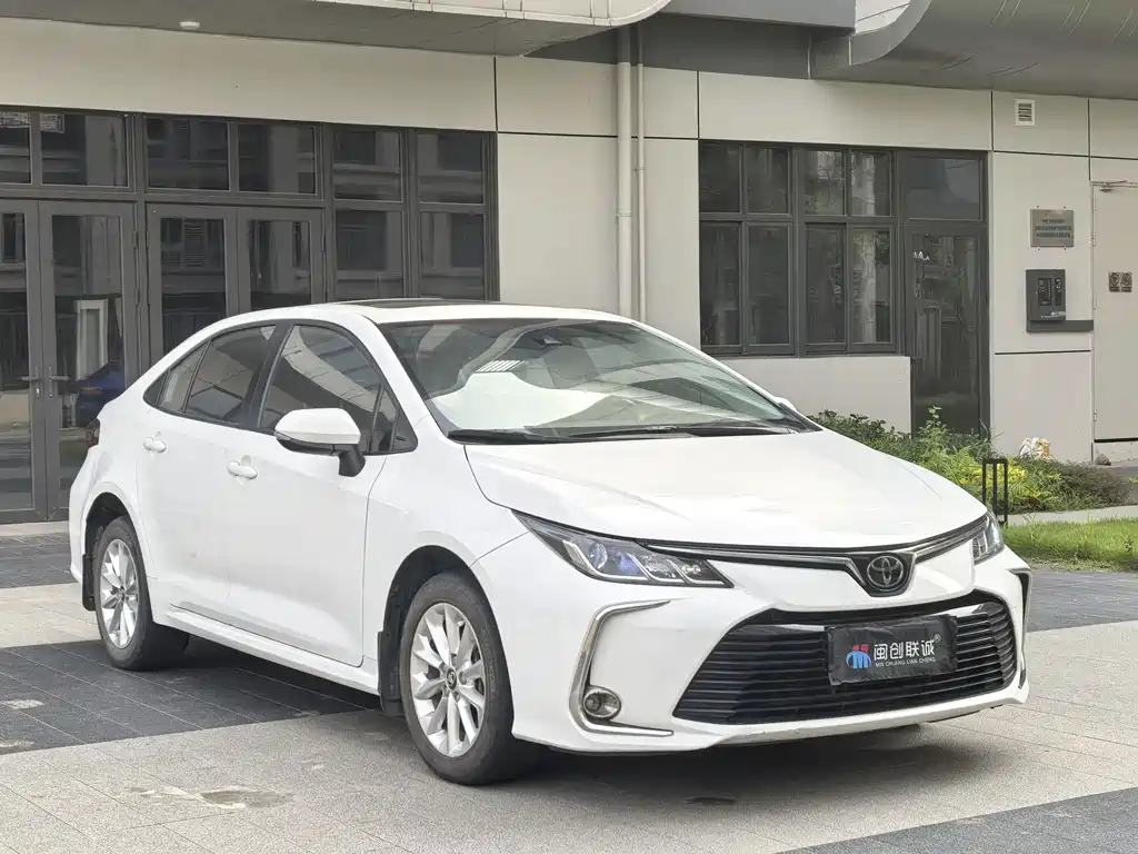 Toyota Corolla — фото 3