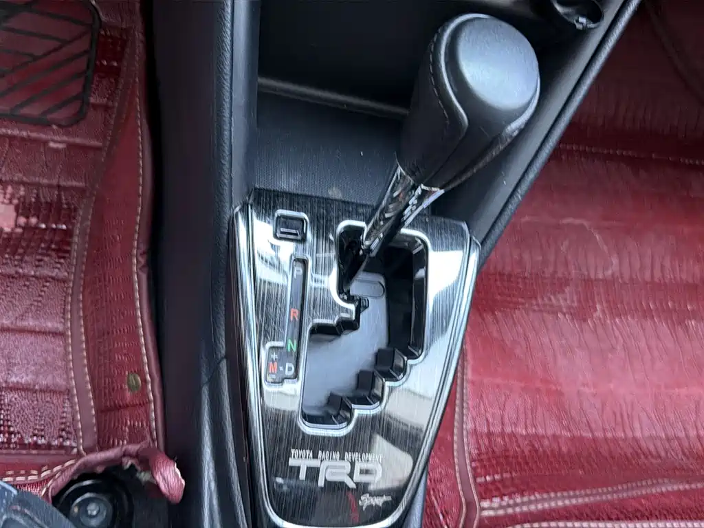 Toyota Yaris L — фото 13