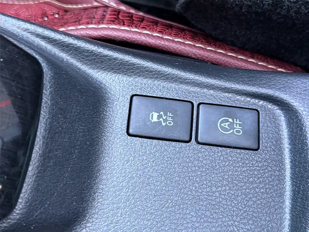 Toyota Yaris L — фото 23