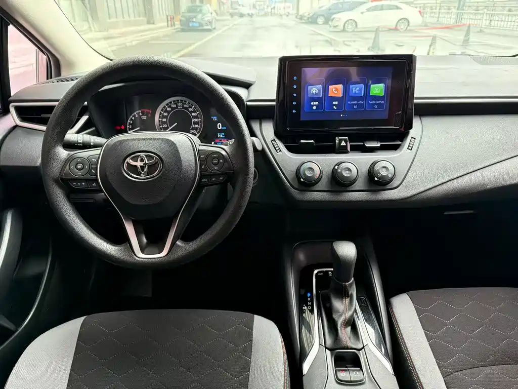 Toyota Corolla — фото 9