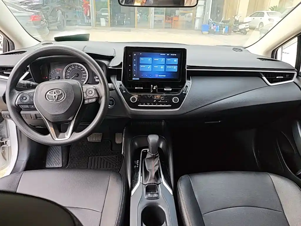 Toyota Corolla — фото 10