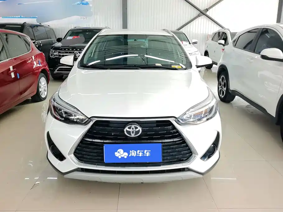 Toyota Yaris L — фото 2