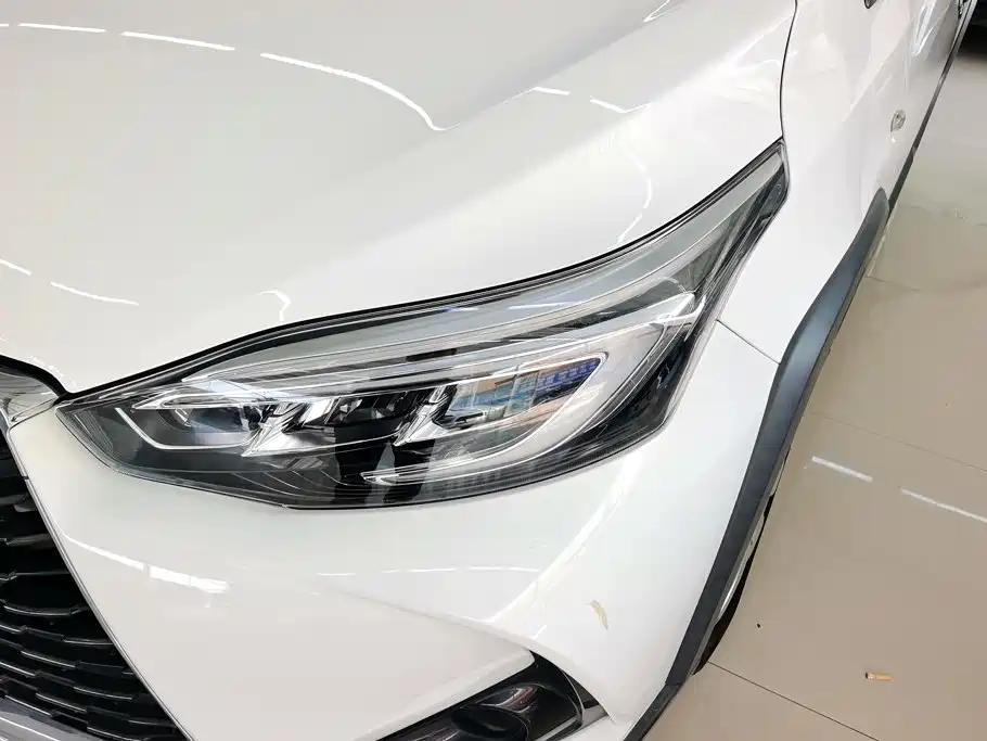 Toyota Yaris L — фото 5