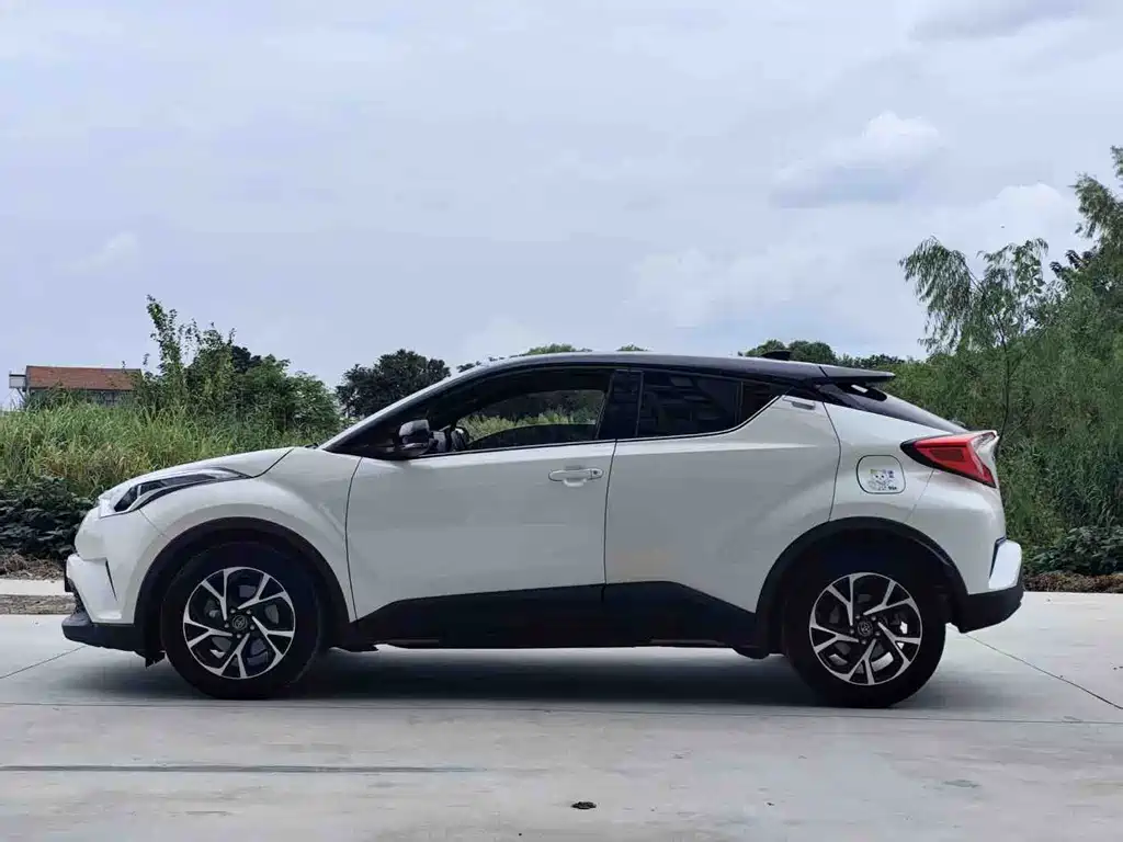 Toyota C-HR — фото 3