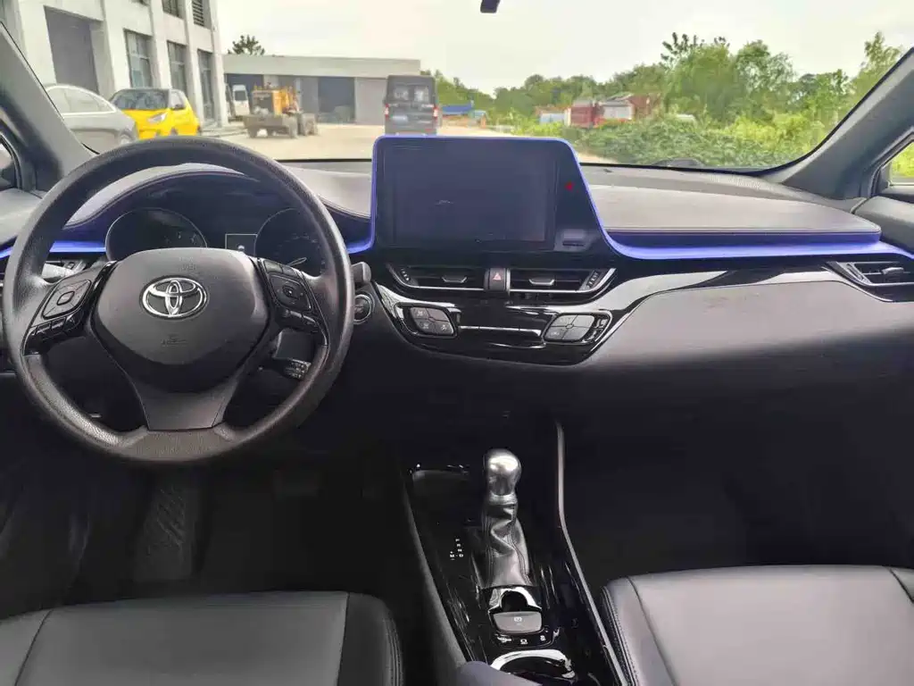 Toyota C-HR — фото 6
