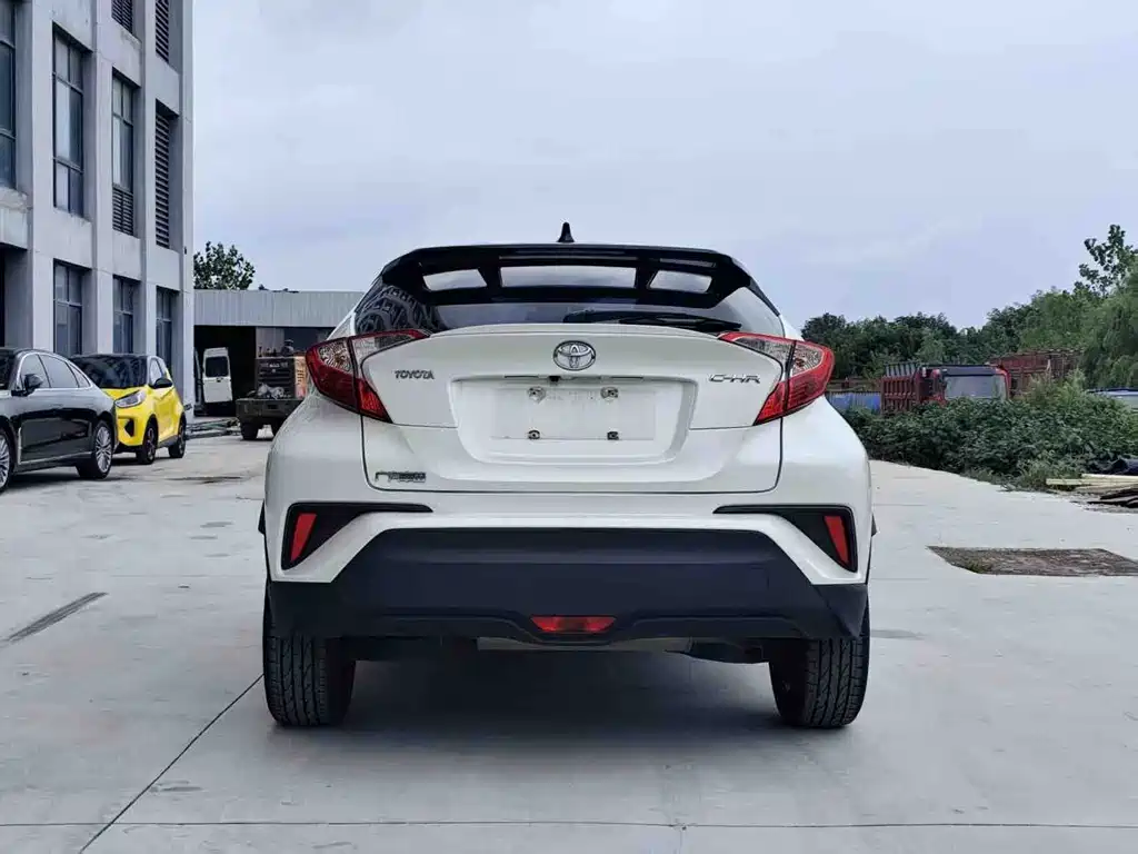 Toyota C-HR — фото 8