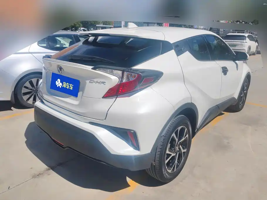 Toyota C-HR — фото 3