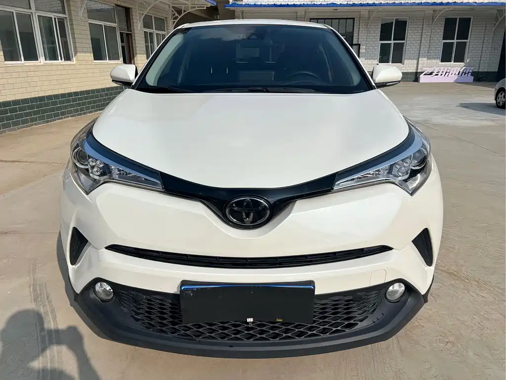 Toyota C-HR — фото 2