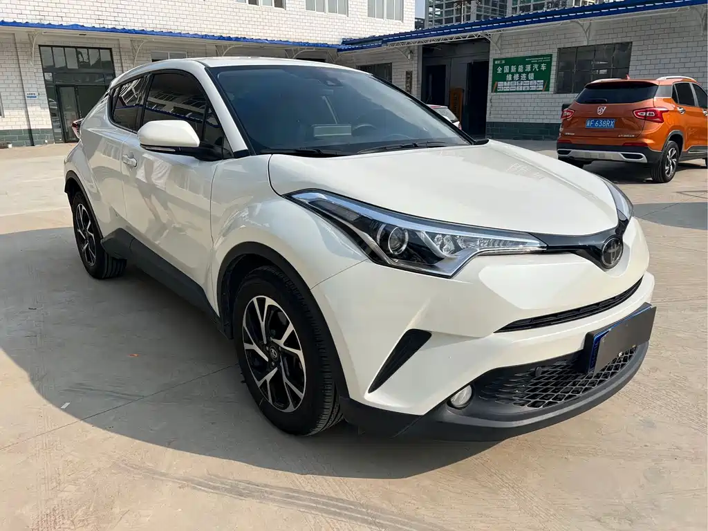 Toyota C-HR — фото 3