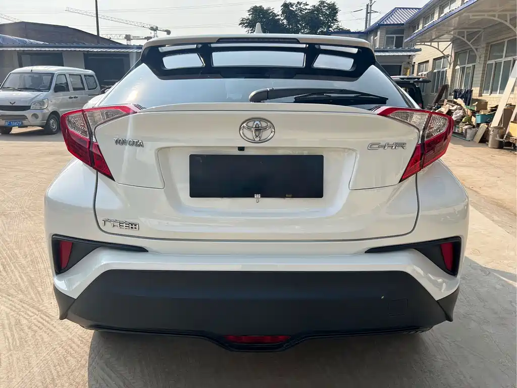 Toyota C-HR — фото 8