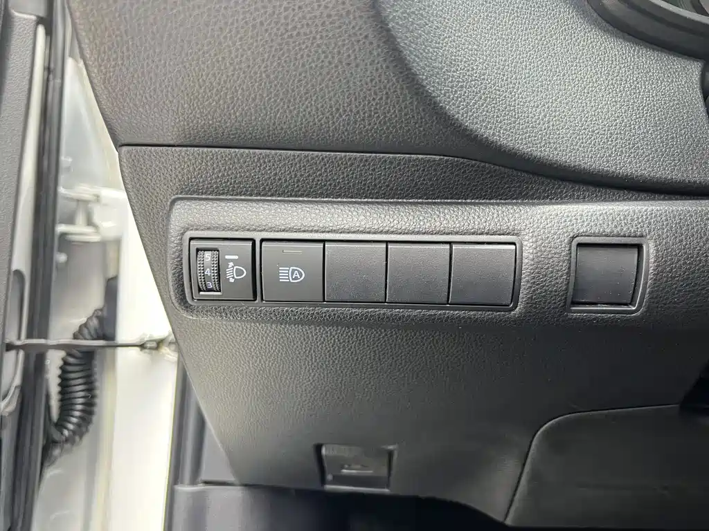 Toyota Levin — фото 10
