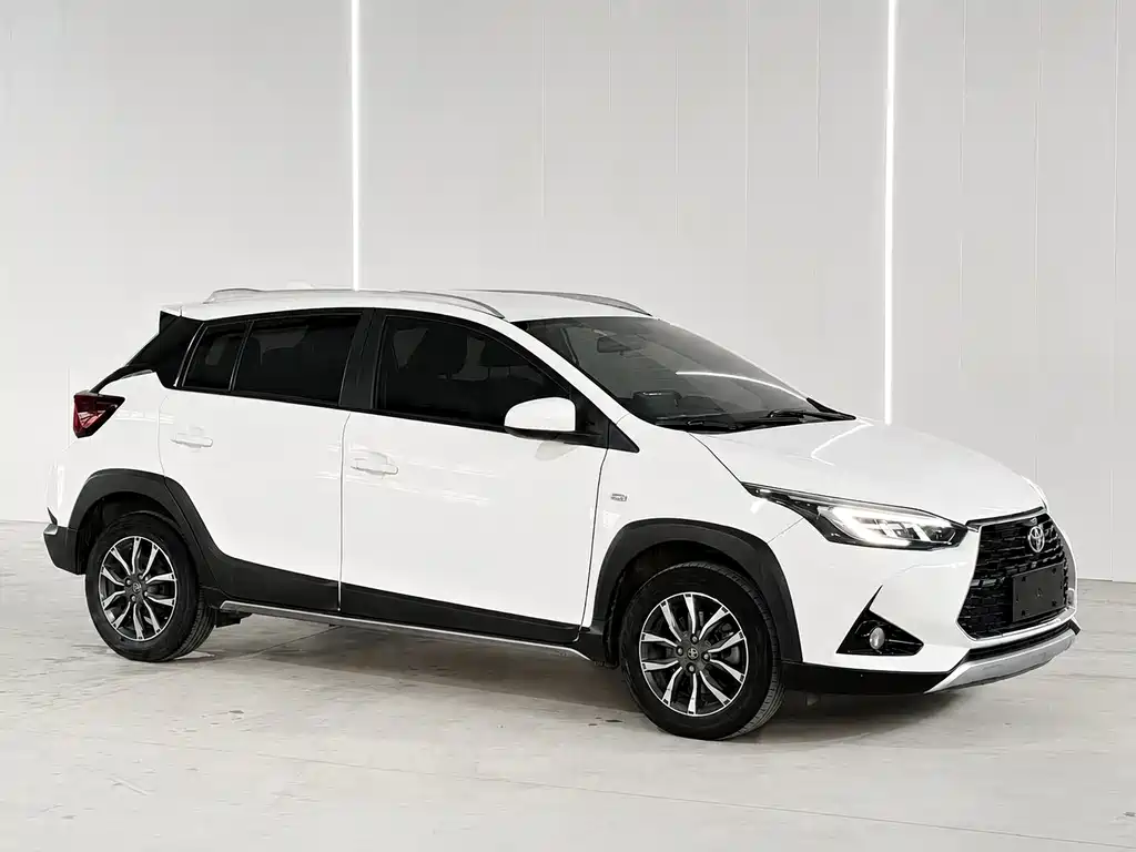Toyota Yaris L — фото 7