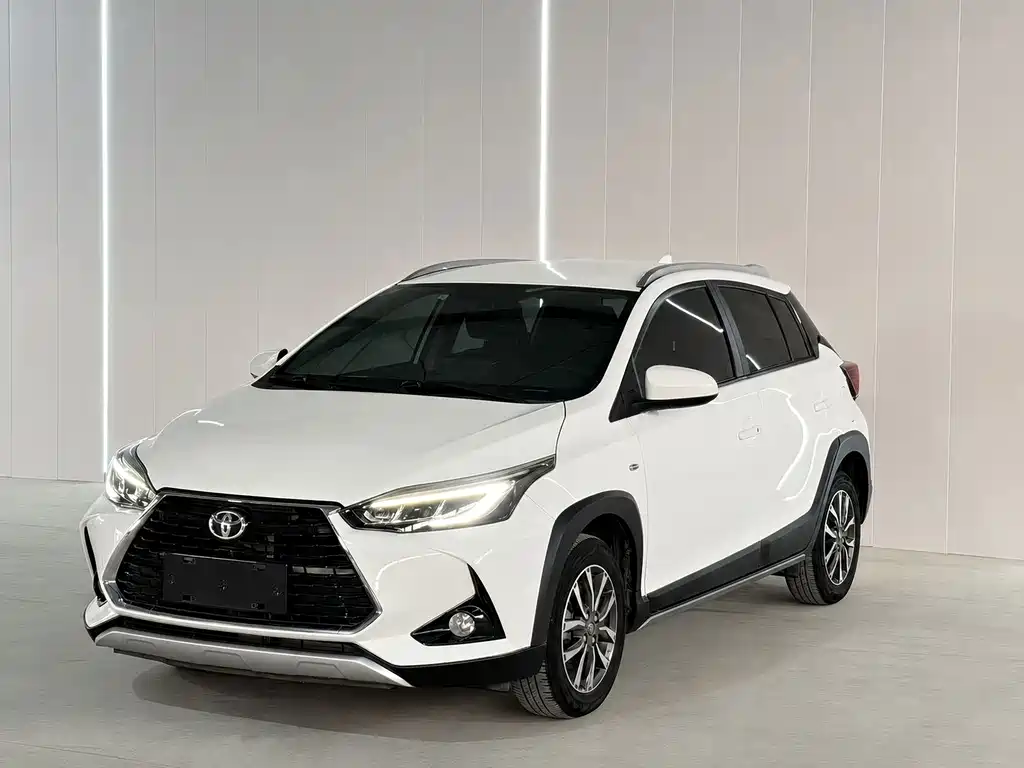 Toyota Yaris L — фото 2