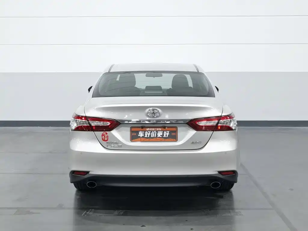 Toyota Camry — фото 4