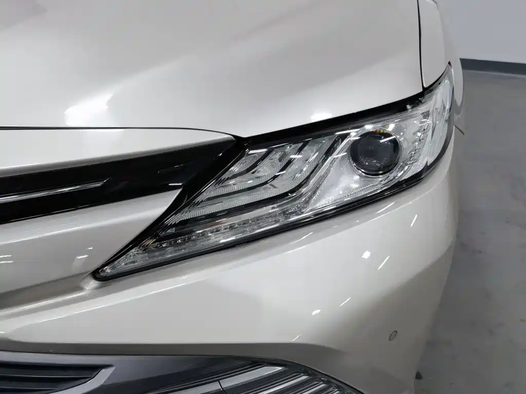 Toyota Camry — фото 7