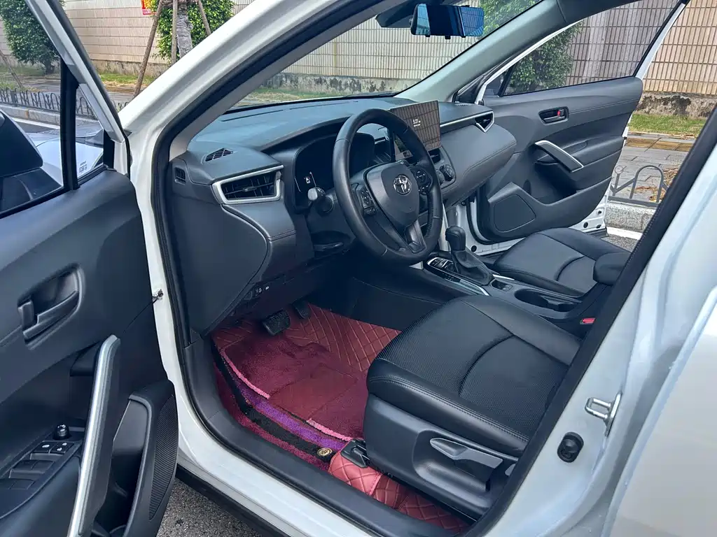 Toyota Corolla Cross — фото 4