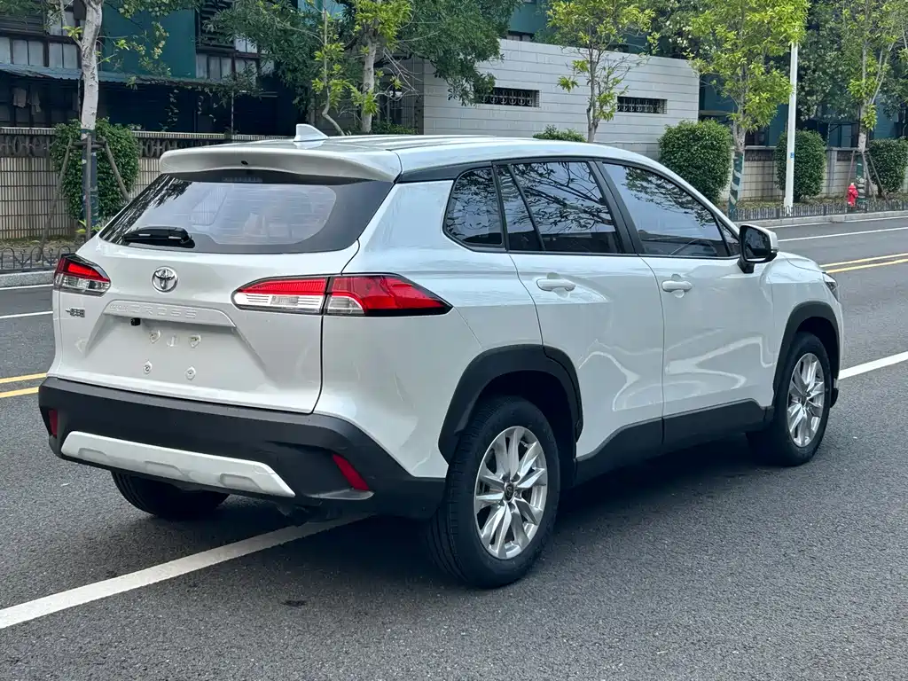 Toyota Corolla Cross — фото 9