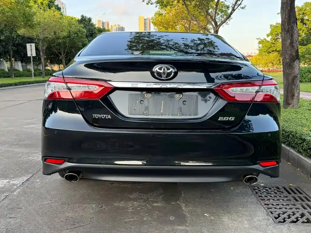 Toyota Camry — фото 3