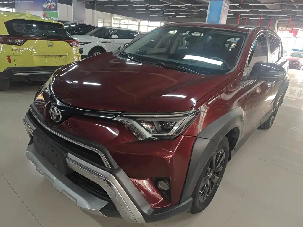 Toyota RAV4 — фото 2
