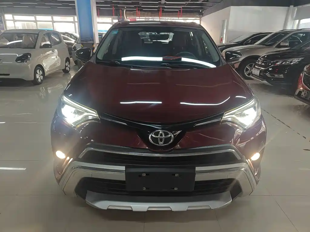 Toyota RAV4 — фото 3