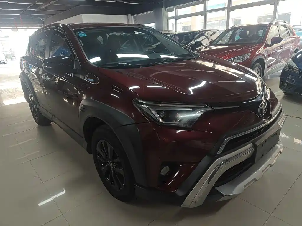 Toyota RAV4 — фото 23