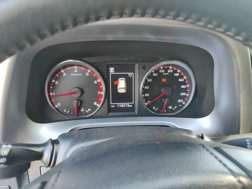 Toyota RAV4 — фото 13