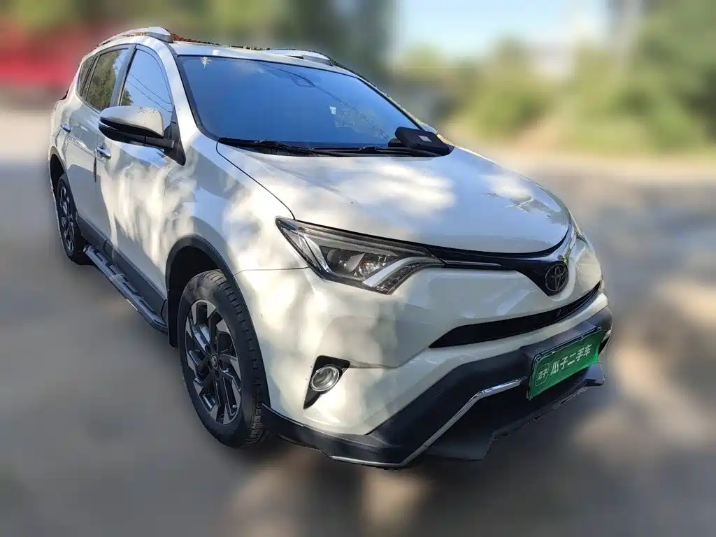Toyota RAV4 — фото 3
